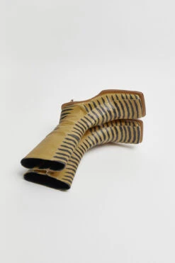 Miista Amparo Cream Boots -Miista Miista amparo camel black boots 03