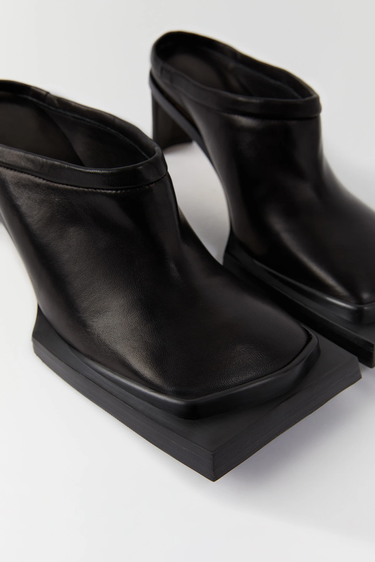 Miista Cardin Black Mules 6 Miista Cardin Black Mules - Image 4