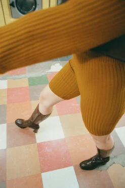 Miista Uzma Mustard Shorts -Miista miista uzma shorts eirlys florentique 1 LS